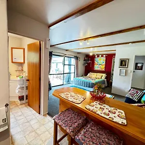 Owls' Rest Apartment Linkwater